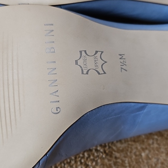 Gianni Bini Heels Womens 7.5 Blue Leather Slip On Peep Toe - Picture 6 of 8